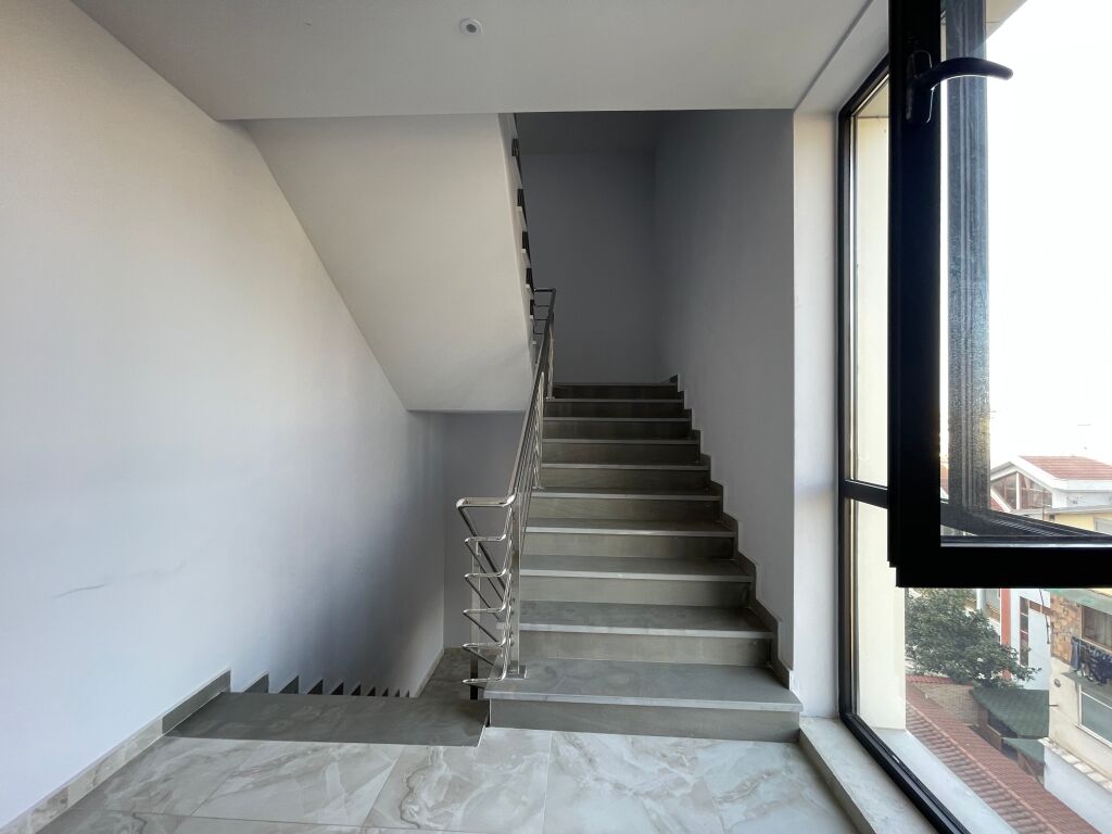 Ambient per zyre me qira! VASIL SHANTO