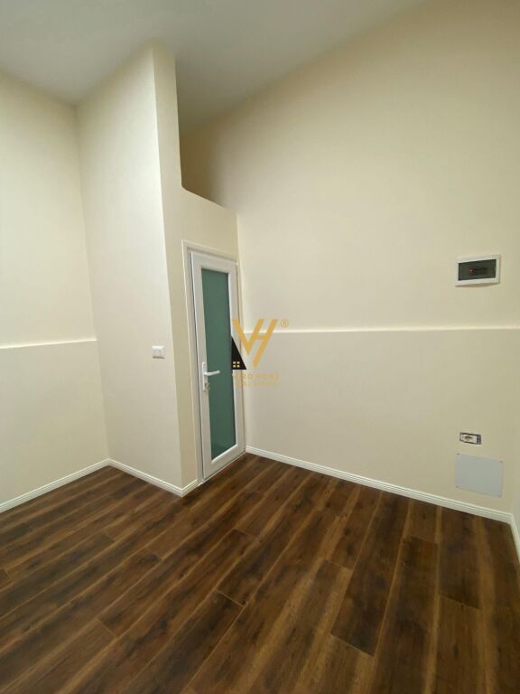 OFFICE 15 M2 FOR RENT AT KIKA 2, PARISIT MUNICIPALITY 300 EURO