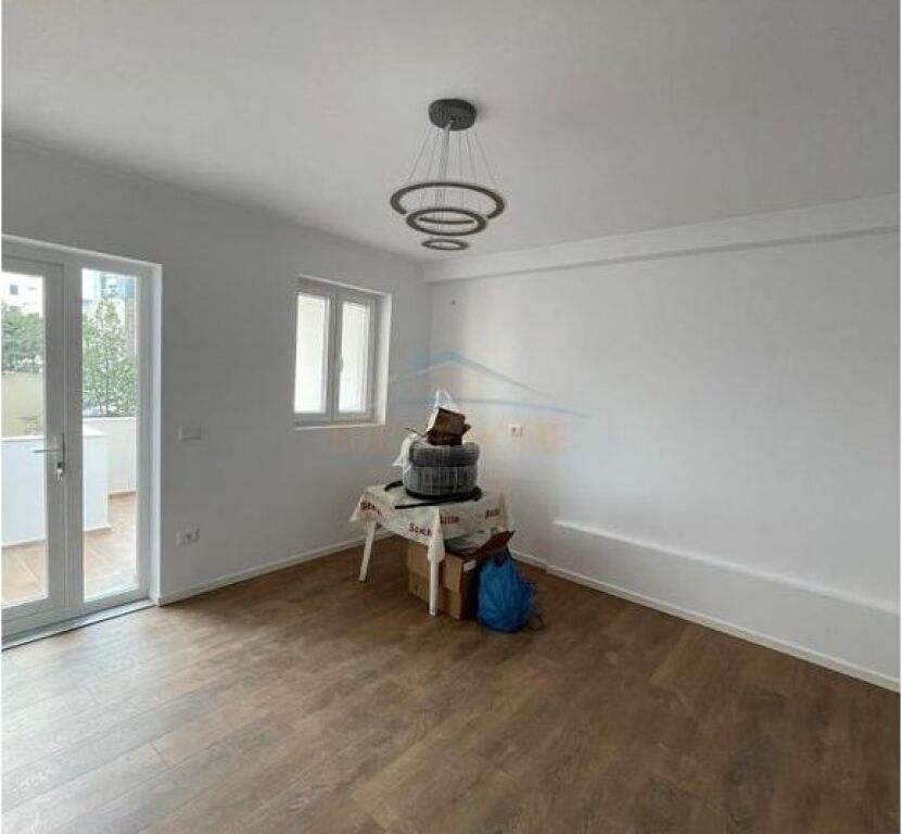 In vendita, Appartamento 1+1+Guardaroba, Mercato Elettrico, Tirana.