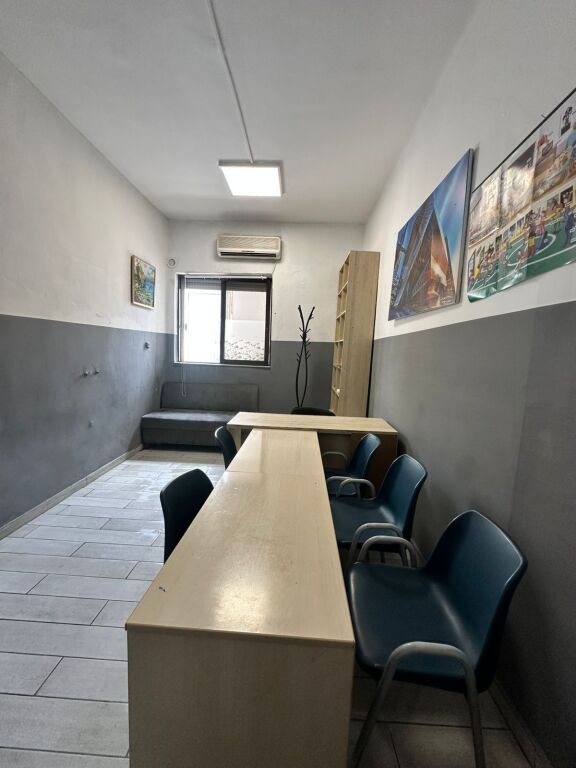 Open Space Office Apartment for Rent in Bllok