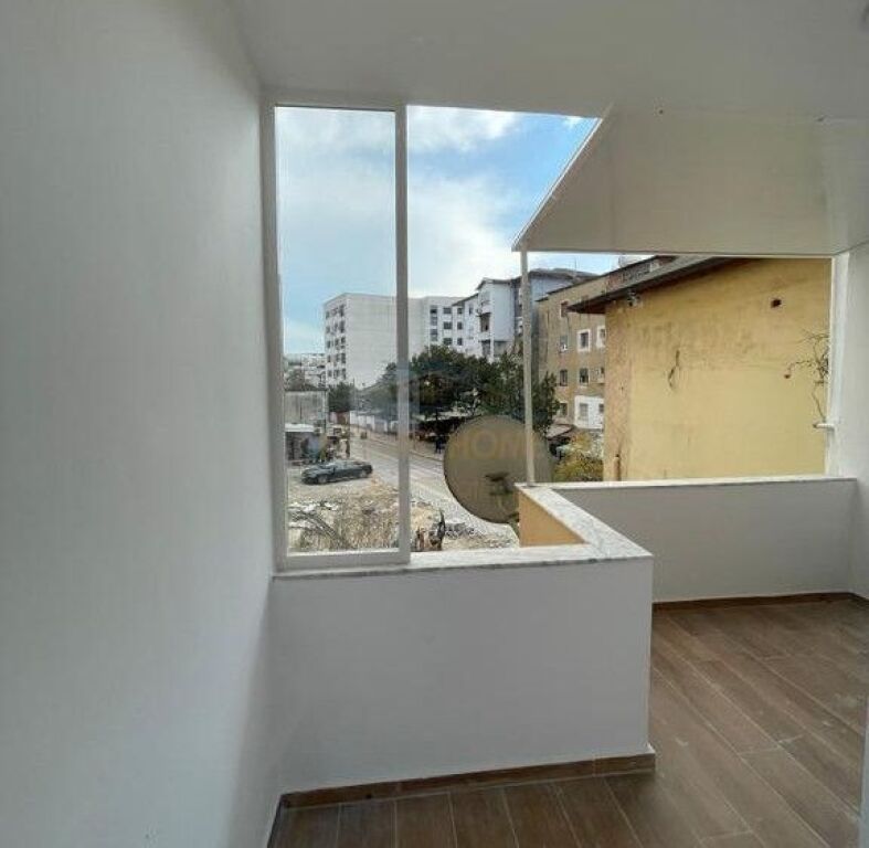 In vendita, Appartamento 1+1+Guardaroba, Mercato Elettrico, Tirana.