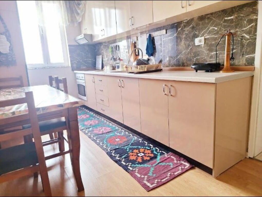 Qira, Garsoniere, Rruga 4 deshmoret , Tiranë