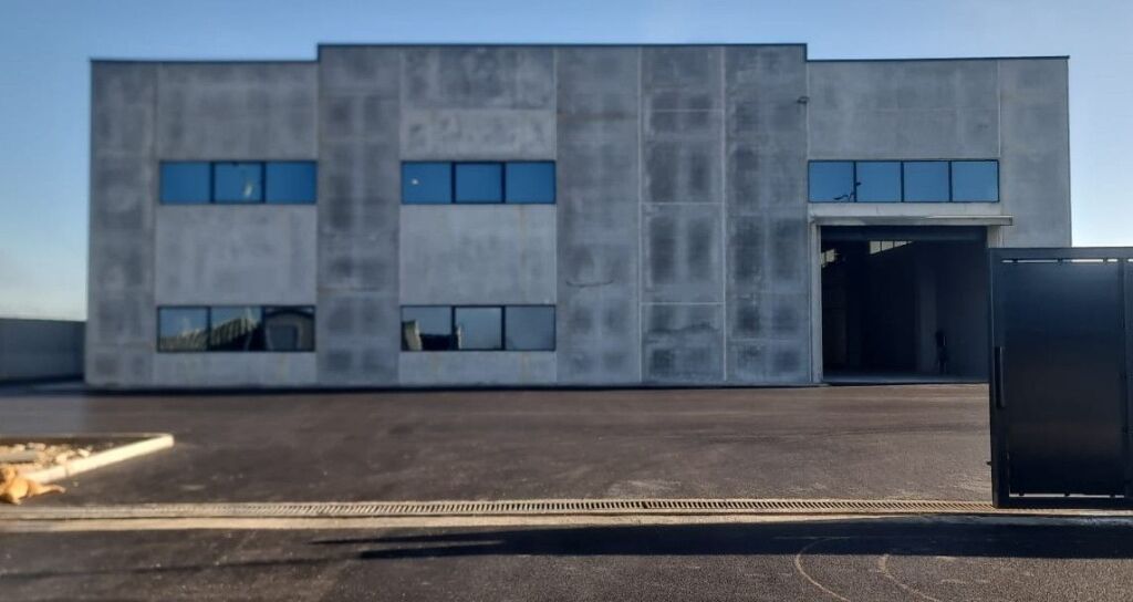 🏭 Kapanon për Shitje – Porto Romano, Durrës