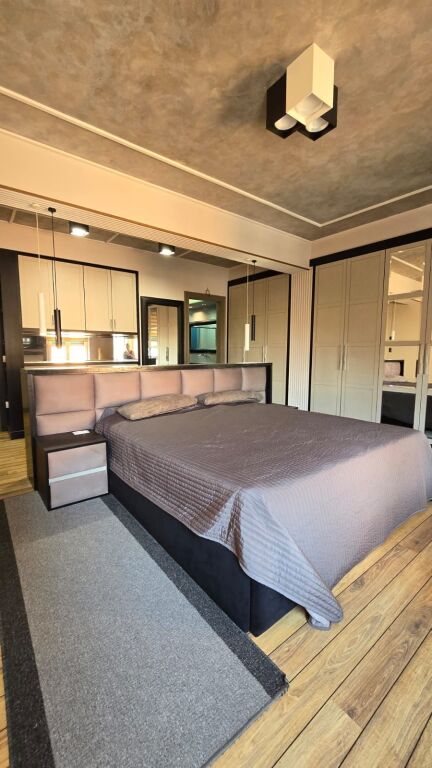 Shitet apartament te Myslym Shyri