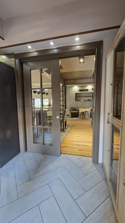 Shitet apartament te Myslym Shyri