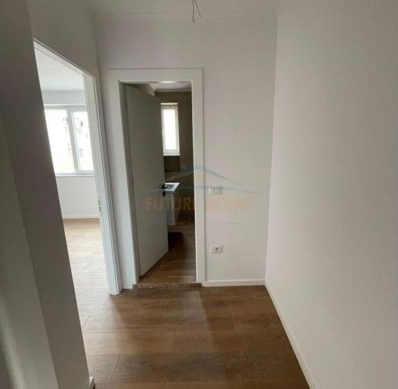 In vendita, Appartamento 1+1+Guardaroba, Mercato Elettrico, Tirana.