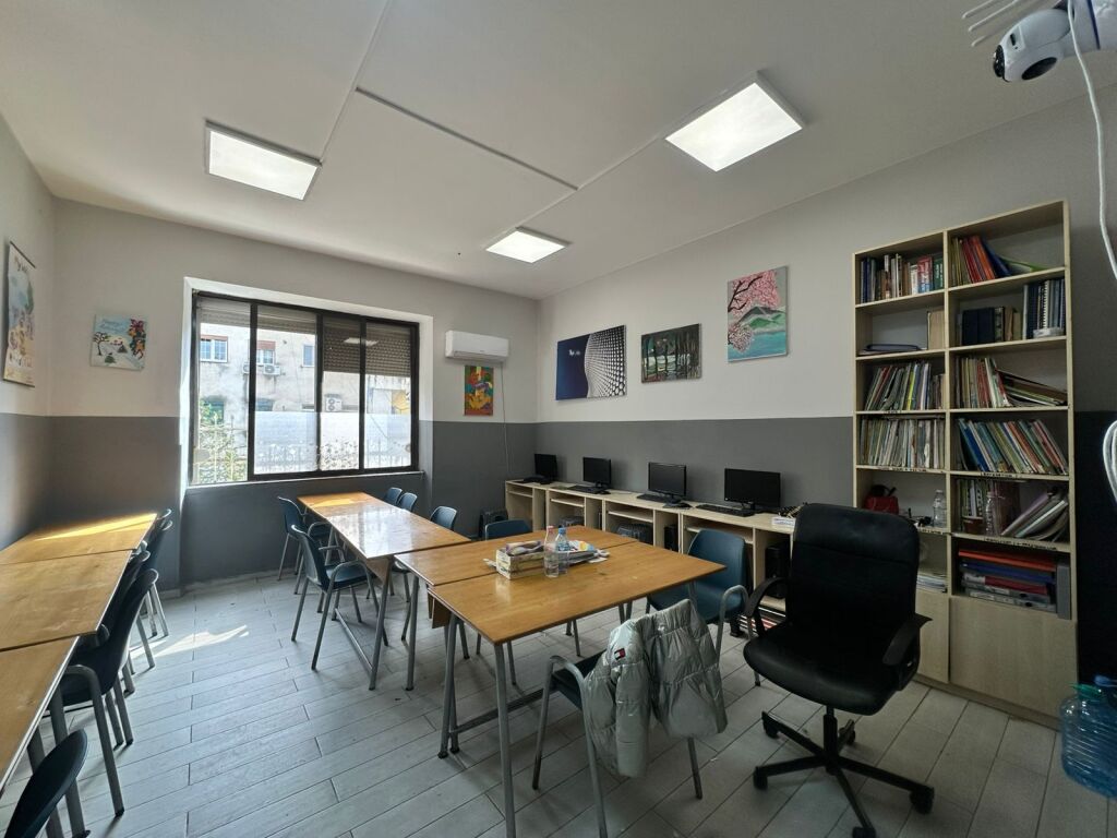 Open Space Office Apartment for Rent in Bllok