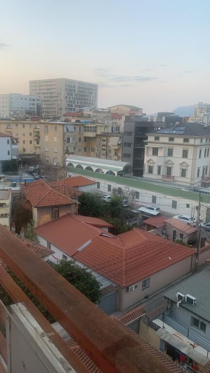 Apartament 1+1, Ballkon, Rruga e Durresit, 945 m nga qendra.