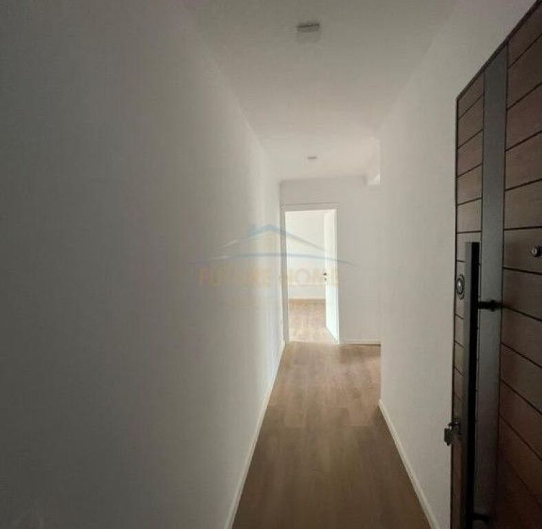 In vendita, Appartamento 1+1+Guardaroba, Mercato Elettrico, Tirana.