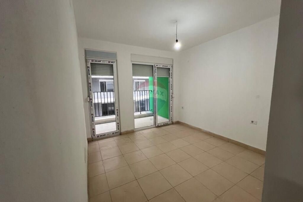 Apartament 3+1 për shitje në Rrugën 5 Maji, Tiranë