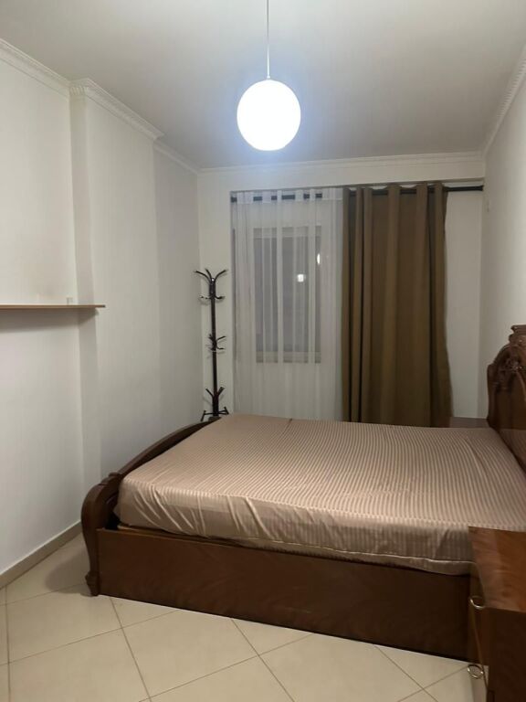 Appartamento 2+1, Astir!