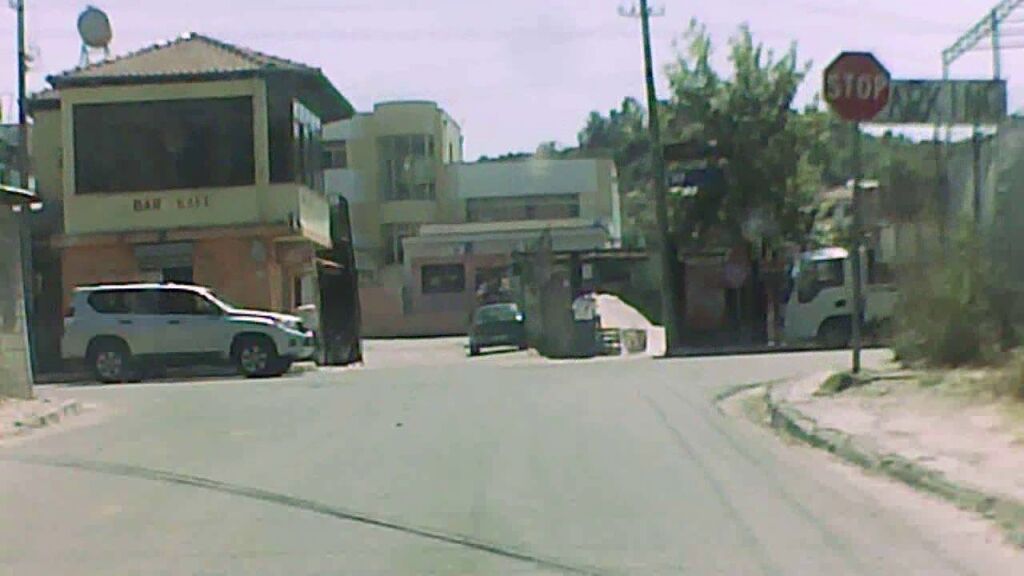 JEPET KAPANON ME QERA 110M2 "AFER ME TOP CHANEL, MEZEZ" 1300 EURO