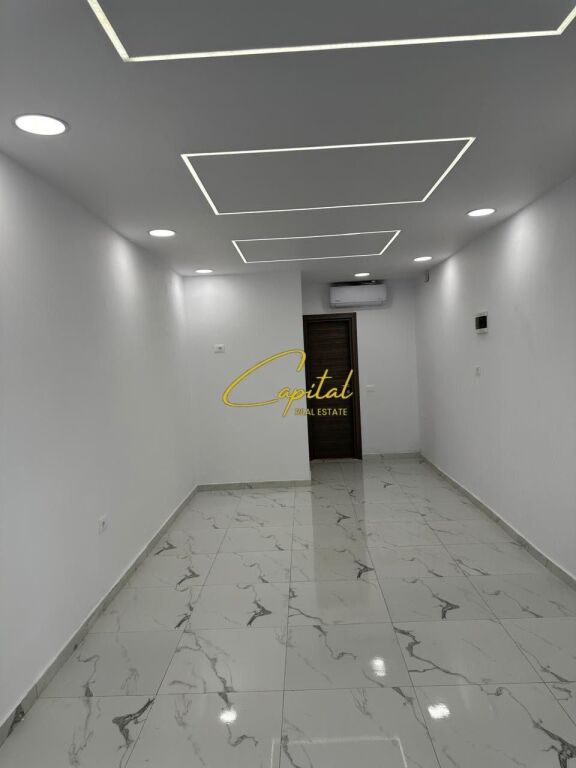 SHOP FOR RENT 31 M2 AMERICAN EMBASSY 400 EURO