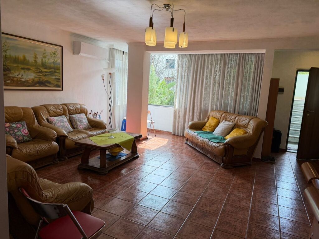 2+1 a Zogu i Zi, possibilità di dividere in 2 appartamenti, 215 milioni di lek