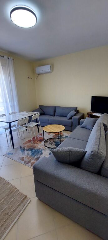 Uji ftohte Vlore, Apartament 2+1 për qira, 
