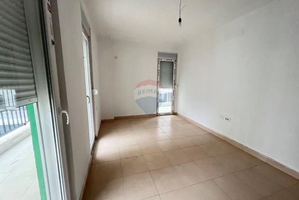 Apartament 3+1 për shitje në Rrugën 5 Maji, Tiranë