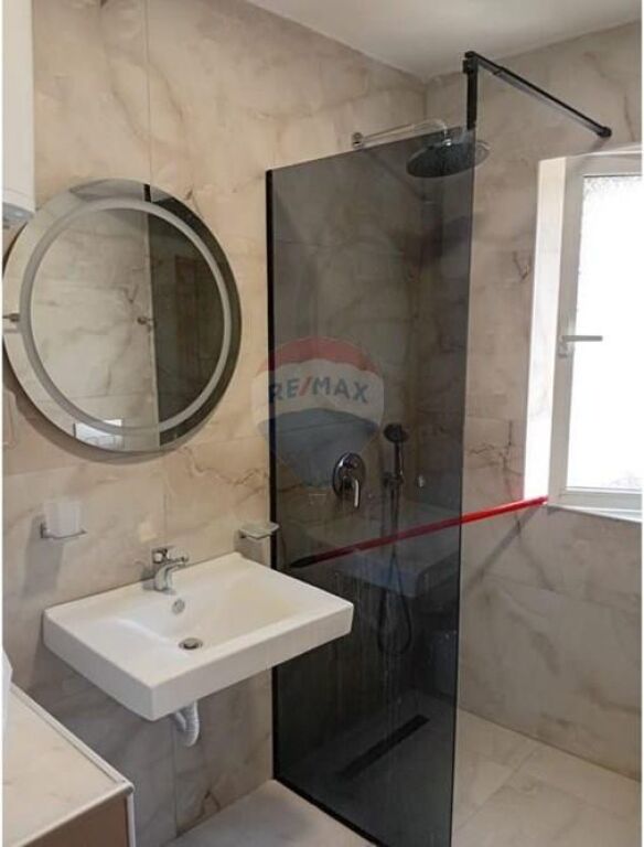 Jepet Apartament me Qira te Ambasada Amerikane