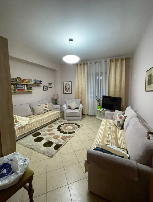 🏡 APARTAMENT 2+1+2 ME QIRA    