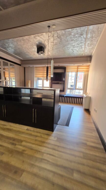 Shitet apartament te Myslym Shyri