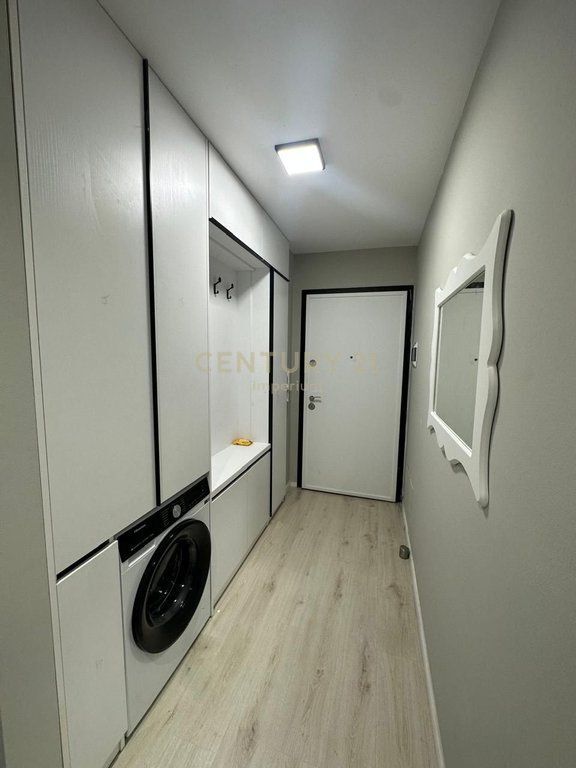 Apartament 2+1 me Qira tek Unaza e Re!
