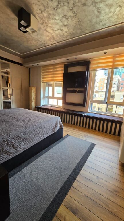 Shitet apartament te Myslym Shyri