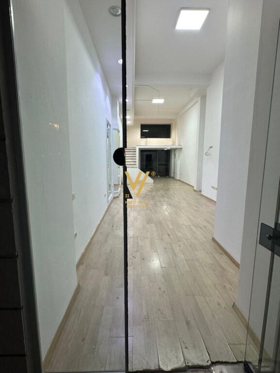 OFFICE 70 M2 FOR RENT ON HIM KOLLI STREET 800 EURO