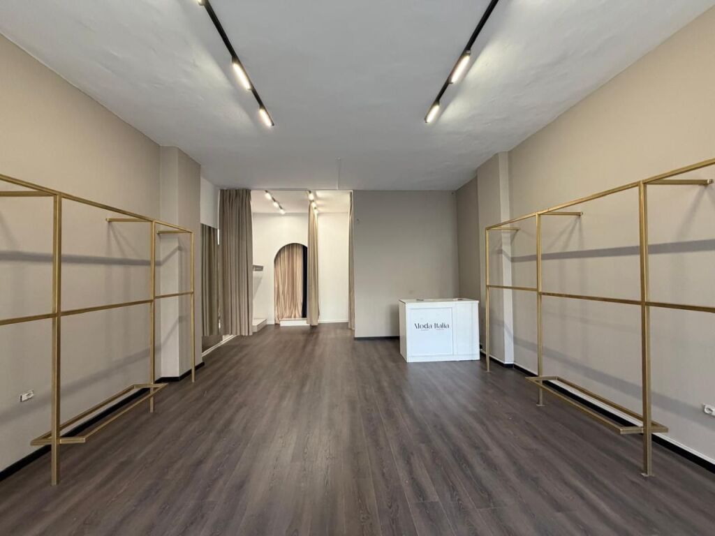 Open Space Office Apartment for Rent in Bllok