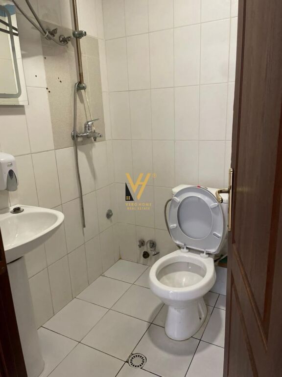 OFFICE 307 M2 FOR RENT ON ABDULLA KETA STREET, CENTER 3,400 EURO