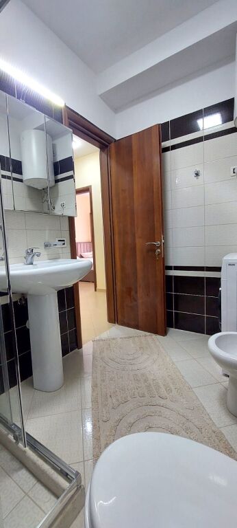 Uji ftohte Vlore, Apartament 2+1 për qira, 
