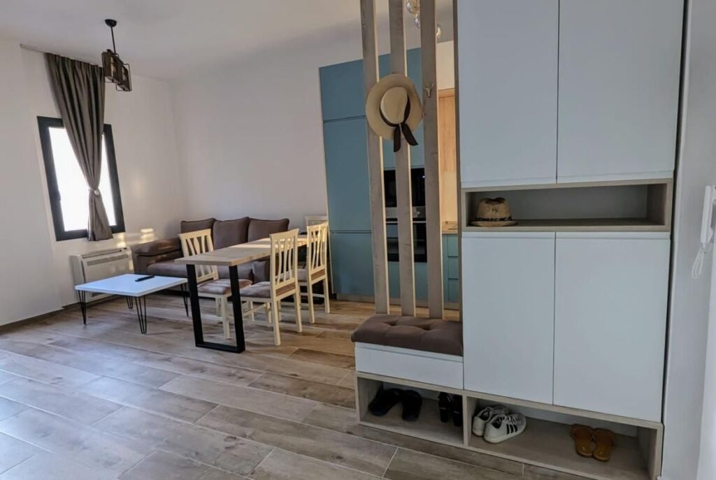 Vicino a Uji i Ftohtë a Vlora, Vendesi Appartamento 1+1 in Nuova Costruzione!