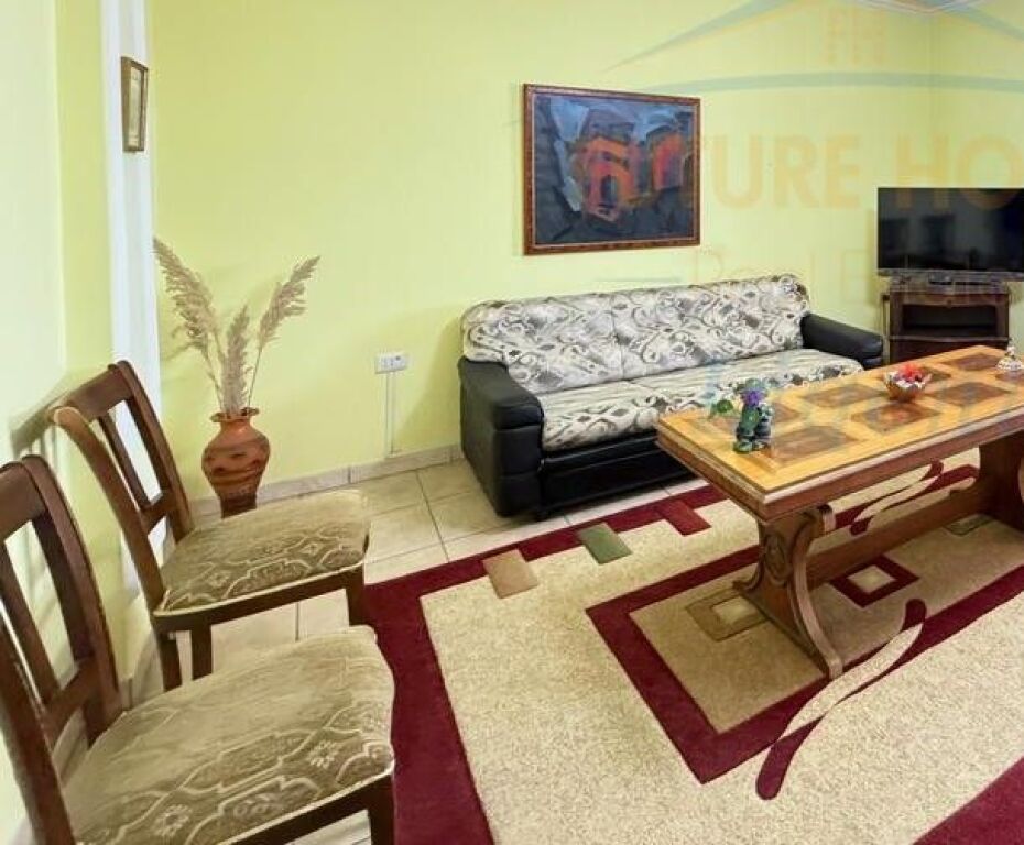 Shitet, Apartament 2+1, Pazari i Ri, Tiranë