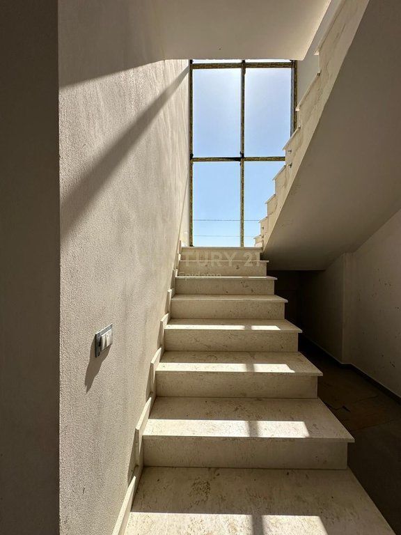 EKSLUZIVE! SHITET VILE INDIVIDUALE ME PISHINE NE GJIRIN E LALZIT! 340.000€