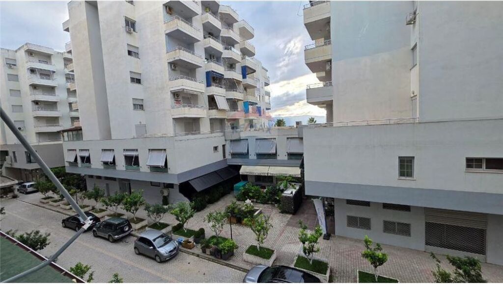 🌊 Apartament 2+1 me Qira në Lungomare, Vlorë – Pranë Hannover Bar 🏡