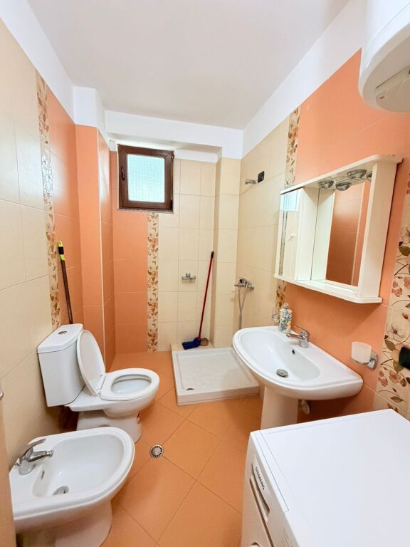 JEPET ME QERA APARTAMENT 2+1 ISH URT, DURRES