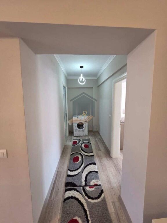 Jepet me qera, Apartament 1+1 pranë Shkollës Eftali Koçi