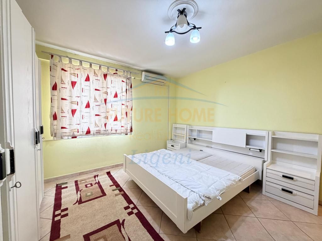 Shitet, Apartament 2+1, Pazari i Ri, Prane Zyres se Punes