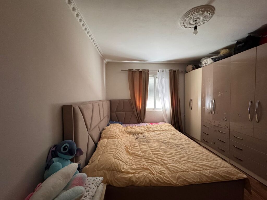 Apartament 1+1 për shitje!Prane shkollës "Bajram Curri"