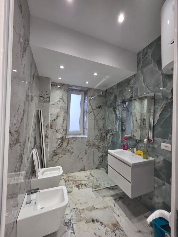 Apartment suitable for office at St Trenit!