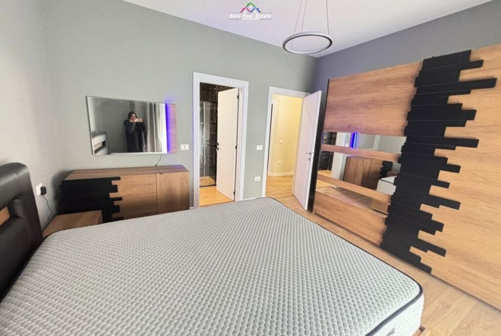 Apartament Me Qera 2+1 Tek Kopshti Botanik ( ID B2201806) Tirane