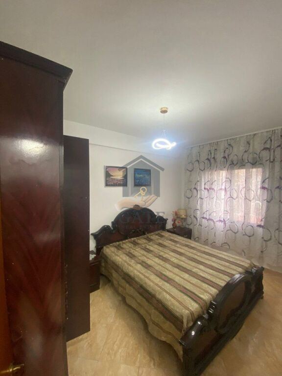 Jepet me qira apartament 1+1+verand
