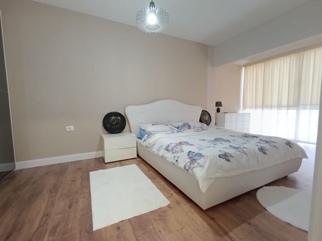 Apartament 2+1 per shitje tek Rruga e Barrikadave!