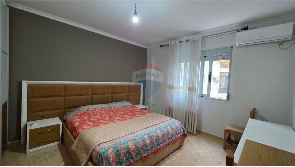 🌊 Apartament 2+1 me Qira në Lungomare, Vlorë – Pranë Hannover Bar 🏡