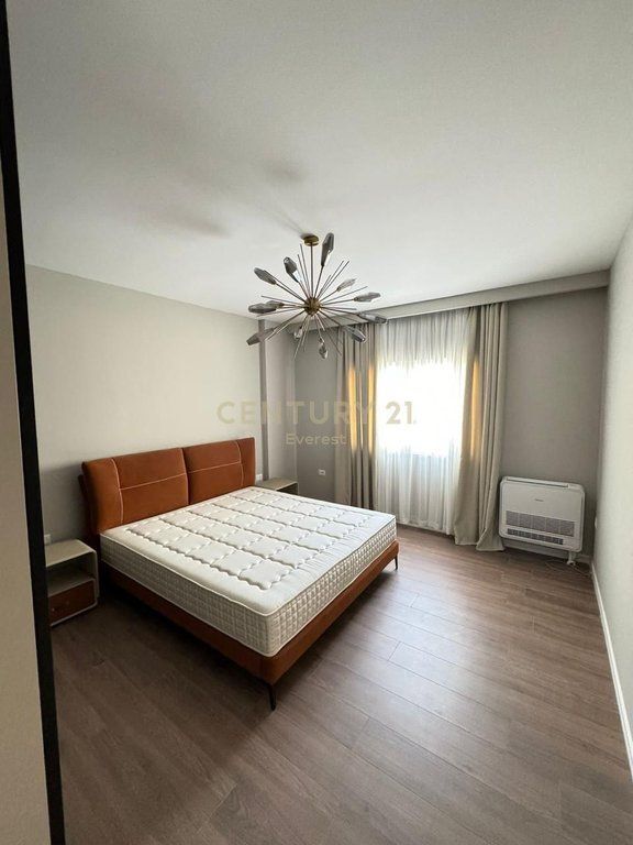 RESIDENCA LAKE LAND, JAPIM ME QIRA APARTAMENT 2+1+POST PARKIMI