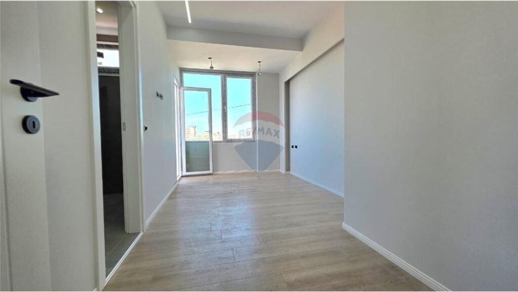 🏡 Penthouse / Papafingo për Shitje – Lungomare, Vlorë