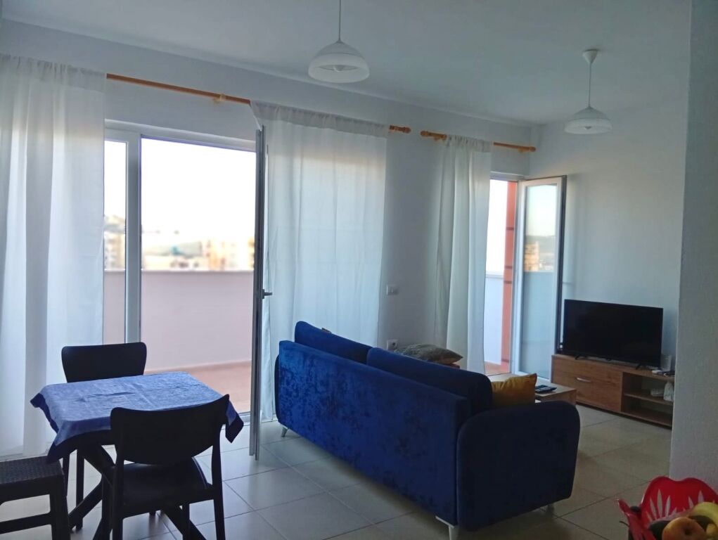 🏡 Affittasi: Ampio Appartamento 2+1 con Grande Veranda