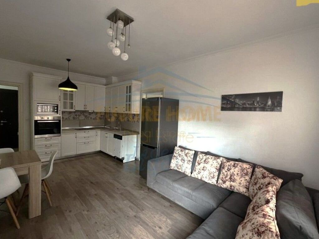 Shitet ,Apartament 2+1,Unaza E Re, Tirane.