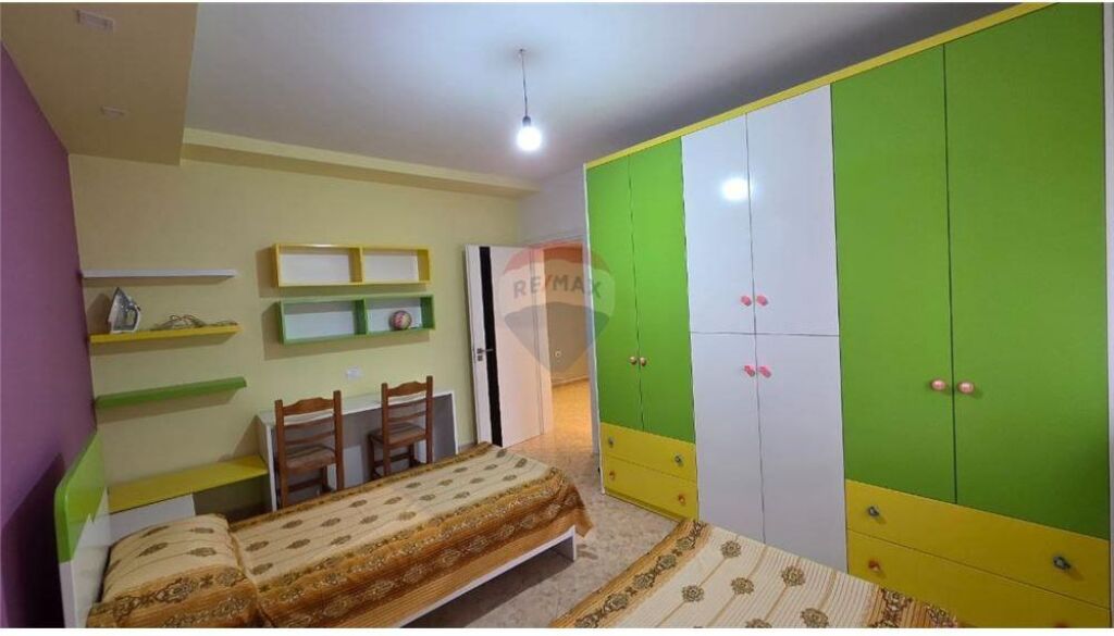 🌊 Apartament 2+1 me Qira në Lungomare, Vlorë – Pranë Hannover Bar 🏡