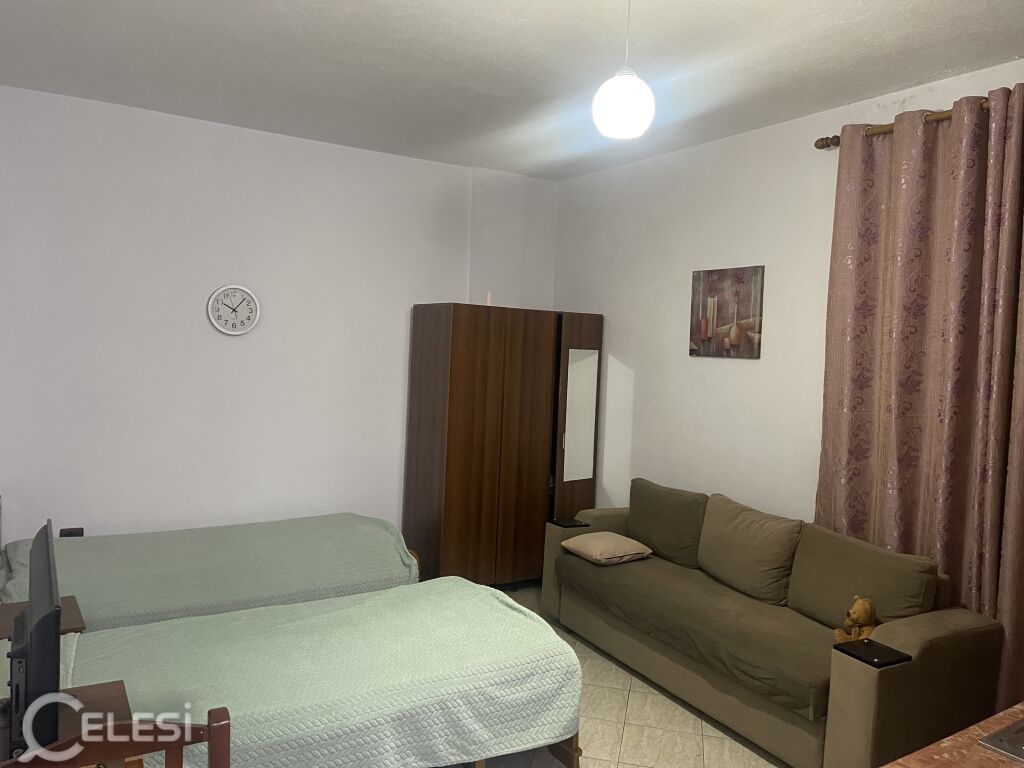 Garsoniere me qera prane amerikan 2 ne Allias (25.000 Leke)