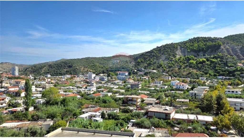 🏡 Penthouse / Papafingo për Shitje – Lungomare, Vlorë