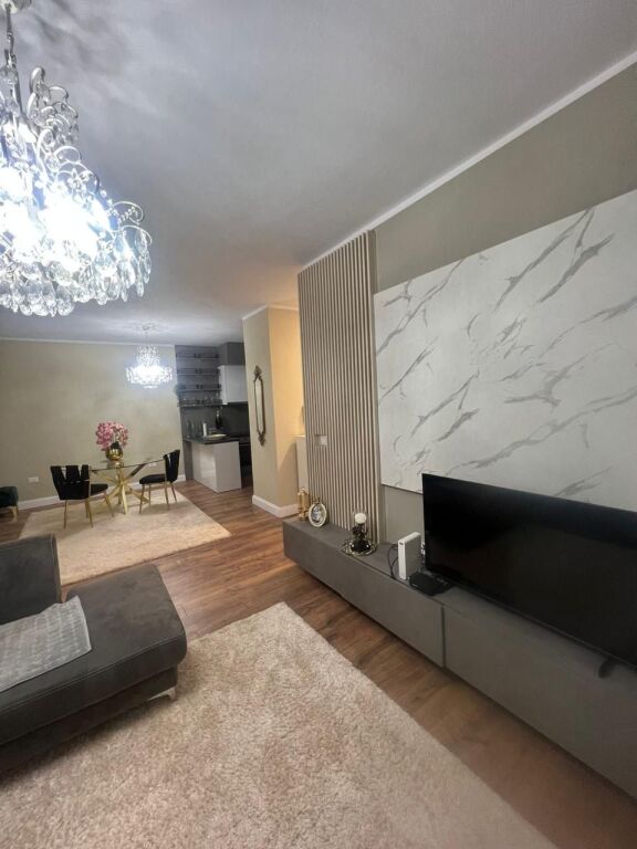 Apartament 2+1 per shitje tek Rruga e Barrikadave!